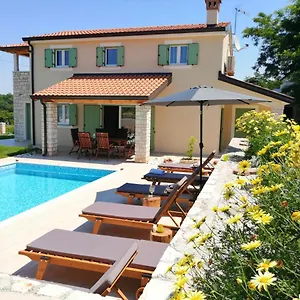 https://villa-stella-juricani.in-istria.net