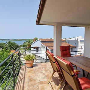 https://apartmani-vinka.in-istria.net